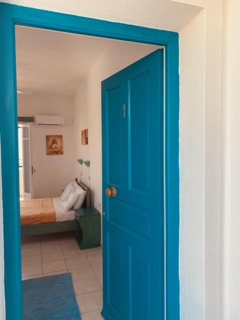 Manousos Rooms Adamantas Eksteriør billede