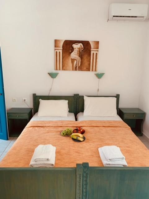 Manousos Rooms Adamantas Eksteriør billede