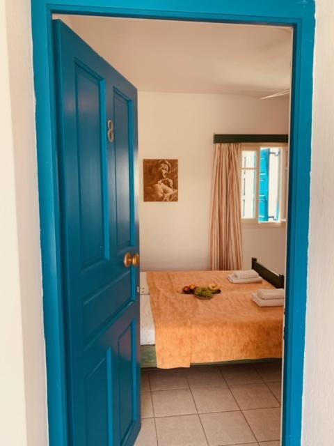 Manousos Rooms Adamantas Eksteriør billede