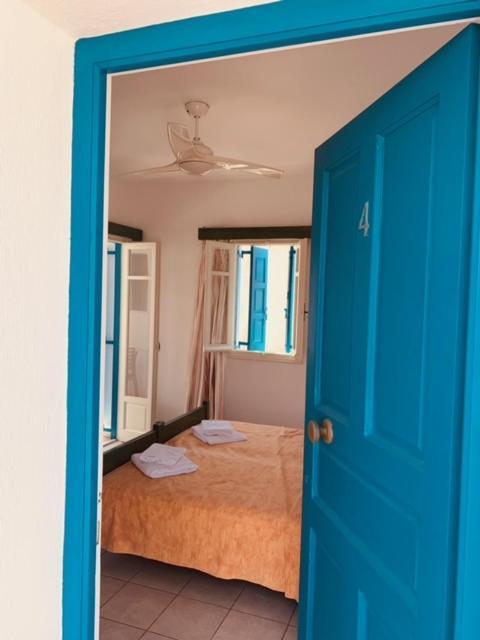 Manousos Rooms Adamantas Eksteriør billede